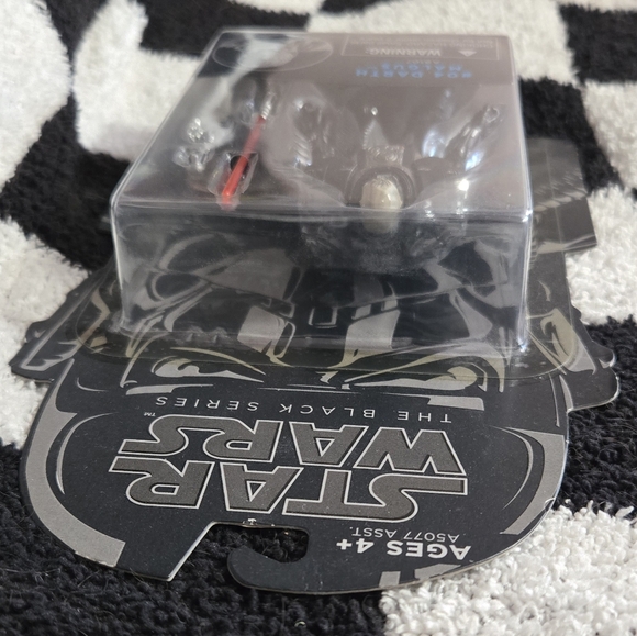 Star Wars # 04 Darth Malgus The Black Series figure in box - Picture 5 of 6